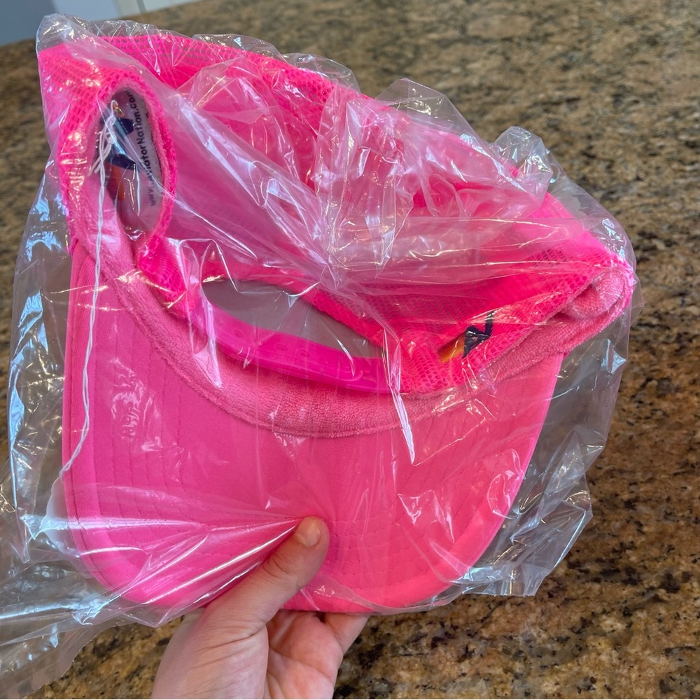 NWT Aviator Nation Pink Trucker Hat Malibu Logo embroidered patch neon pink - Picture 4 of 11